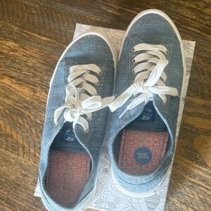 Roxy Surf Marina Lace Up Platform Low Top Sneakers, Women’s Size 9
